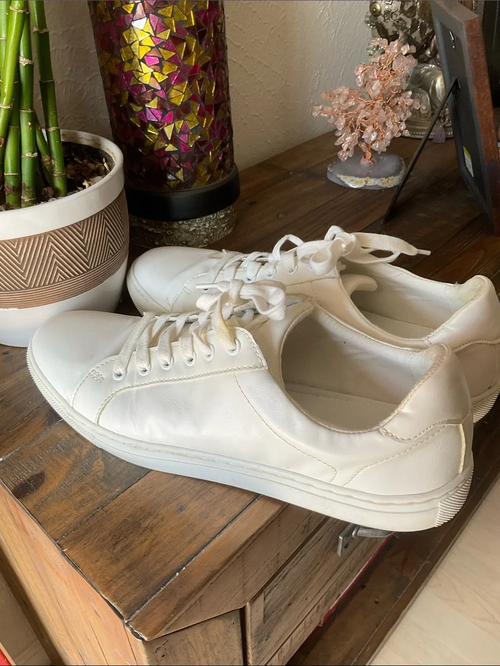 Banana Republic- Classic White Low-Top Sneakers